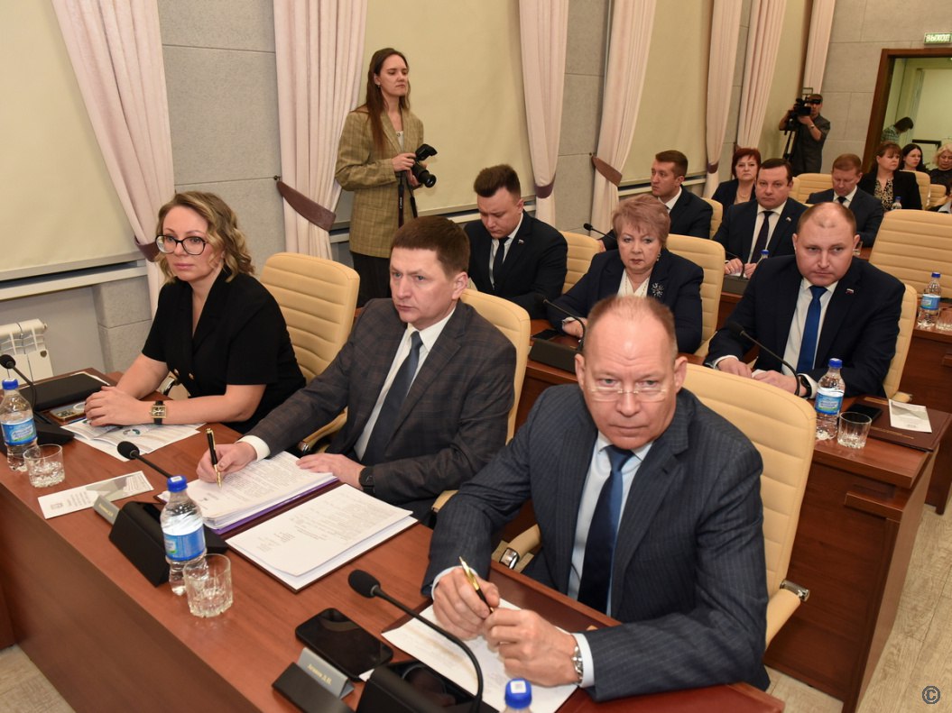 Барнаульские депутаты приняли проект городского бюджета на 2026-2028 годы Барнаульские депутаты приняли проект городского бюджета на 2026-2028 годы