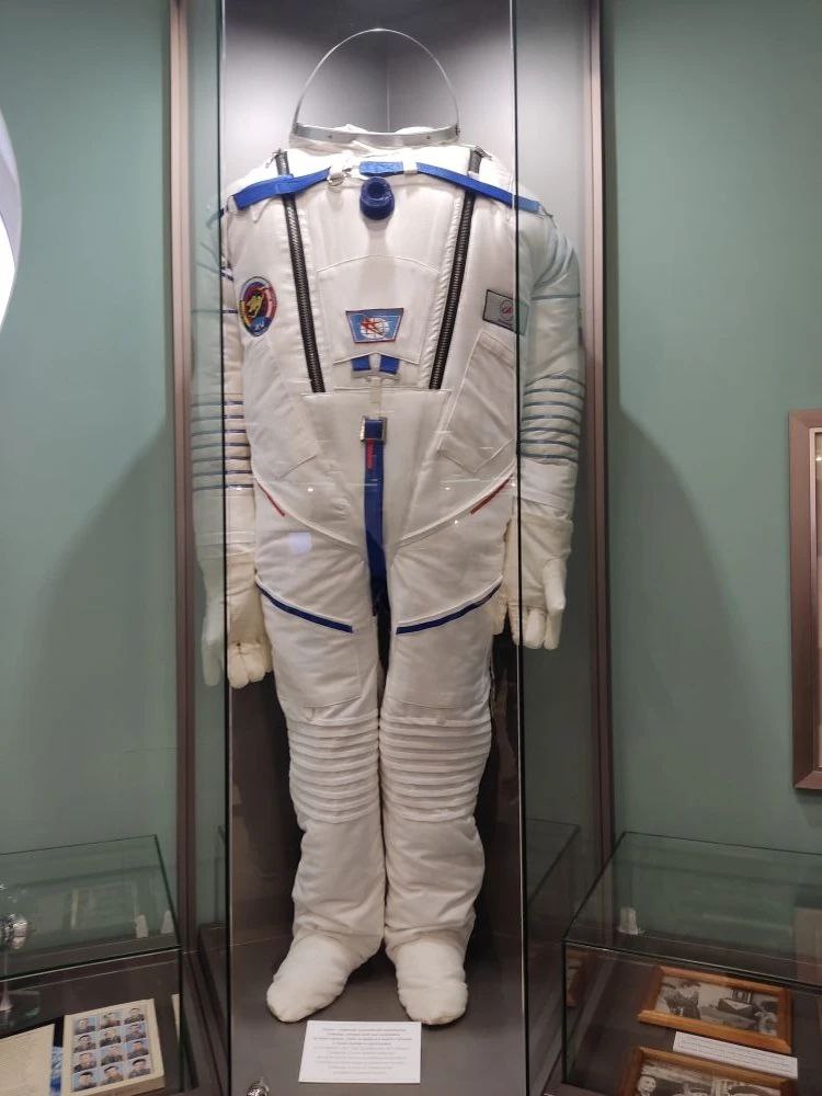 Участники образовательной программы «Алтай — земля Героев» посетили мемориальные и природные достопримечательности края