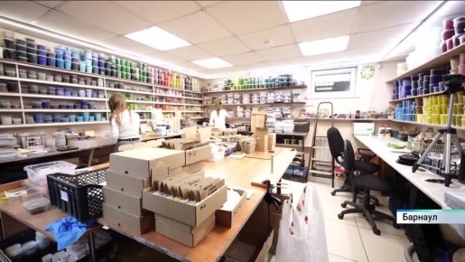 Барнаульский мастер-витражист представит свою коллекцию мозаики из стекла на выставке в Москве