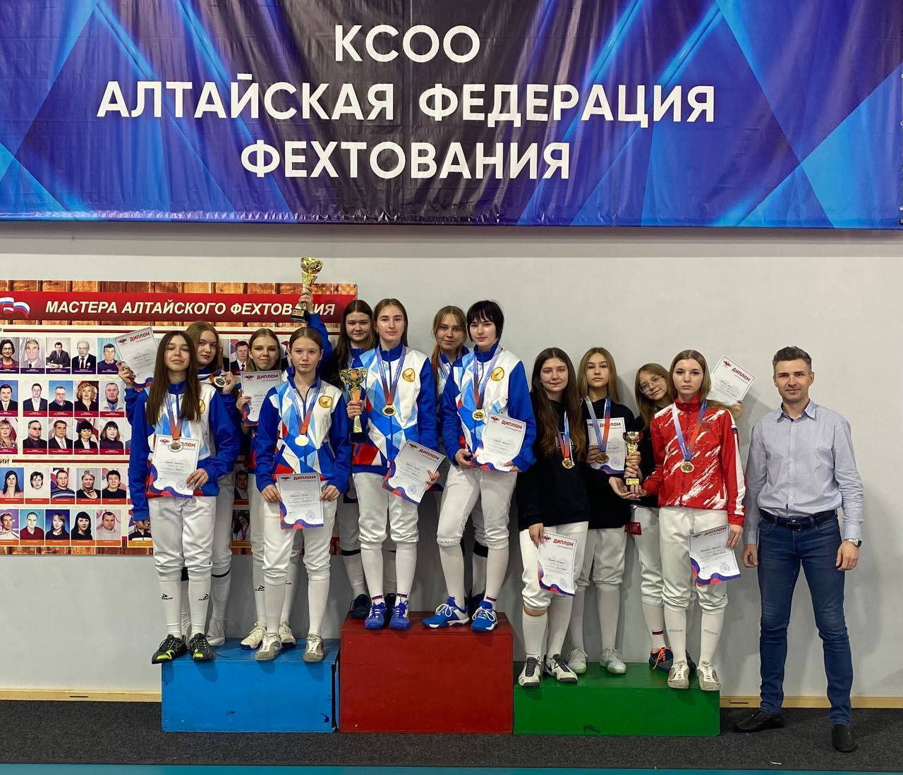 Юная воспитанница Центра развития творчества Маргарита Мельникова успешно выступила на Первенстве Алтайского края по фехтованию Юная воспитанница Центра развития творчества Маргарита Мельникова успешно выступила на Первенстве Алтайского края по фехтованию
