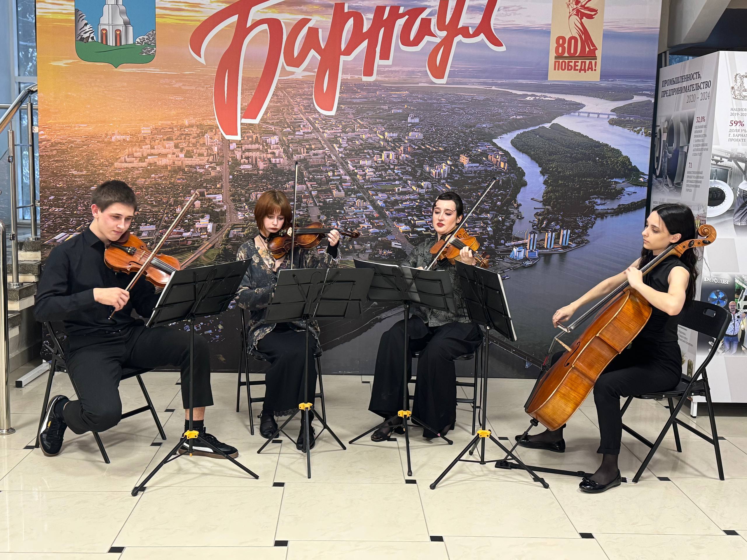 Галина Буевич поздравила с юбилеем кафедру хореографии института культуры Галина Буевич поздравила с юбилеем кафедру хореографии института культуры