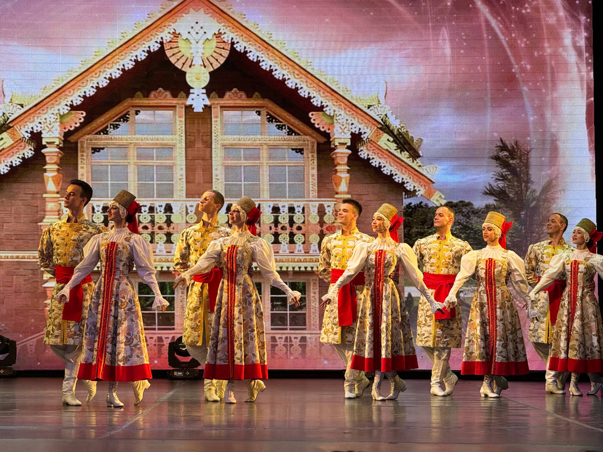 Галина Буевич поздравила с юбилеем кафедру хореографии института культуры Галина Буевич поздравила с юбилеем кафедру хореографии института культуры