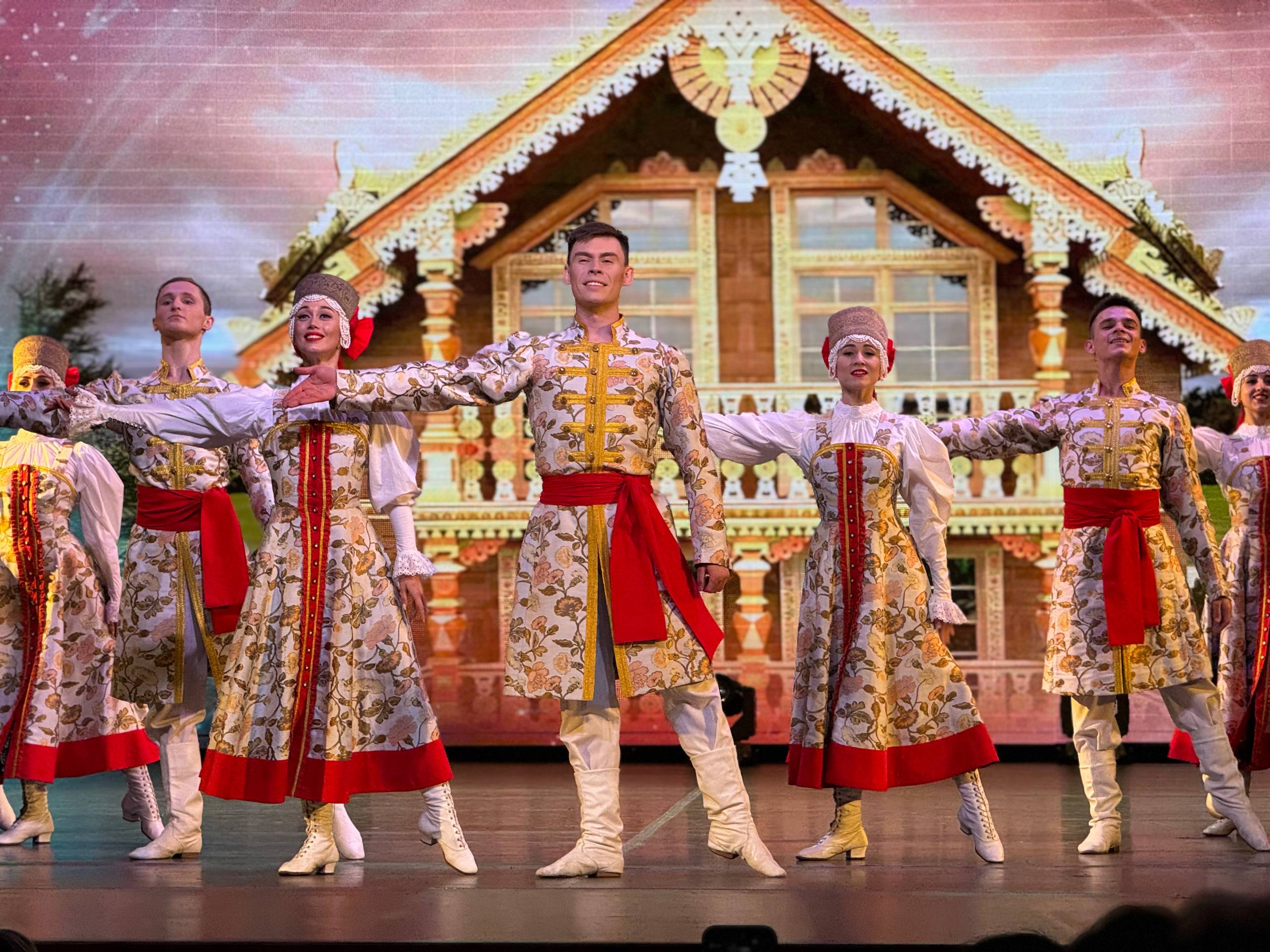 Галина Буевич поздравила с юбилеем кафедру хореографии института культуры Галина Буевич поздравила с юбилеем кафедру хореографии института культуры