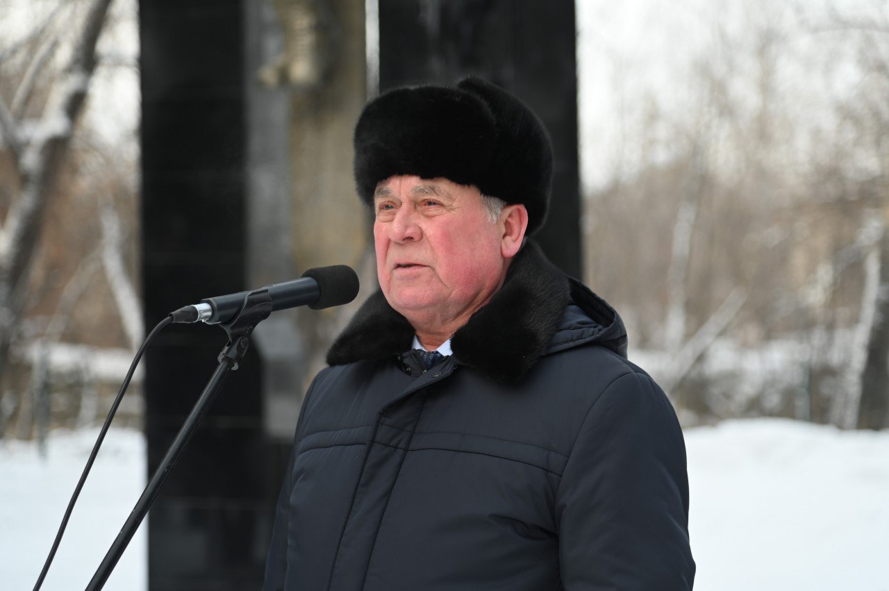 В Павловске открыли бюст Героя России Эдуарда Маурера и памятник участникам СВО В Павловске открыли бюст Героя России Эдуарда Маурера и памятник участникам СВО