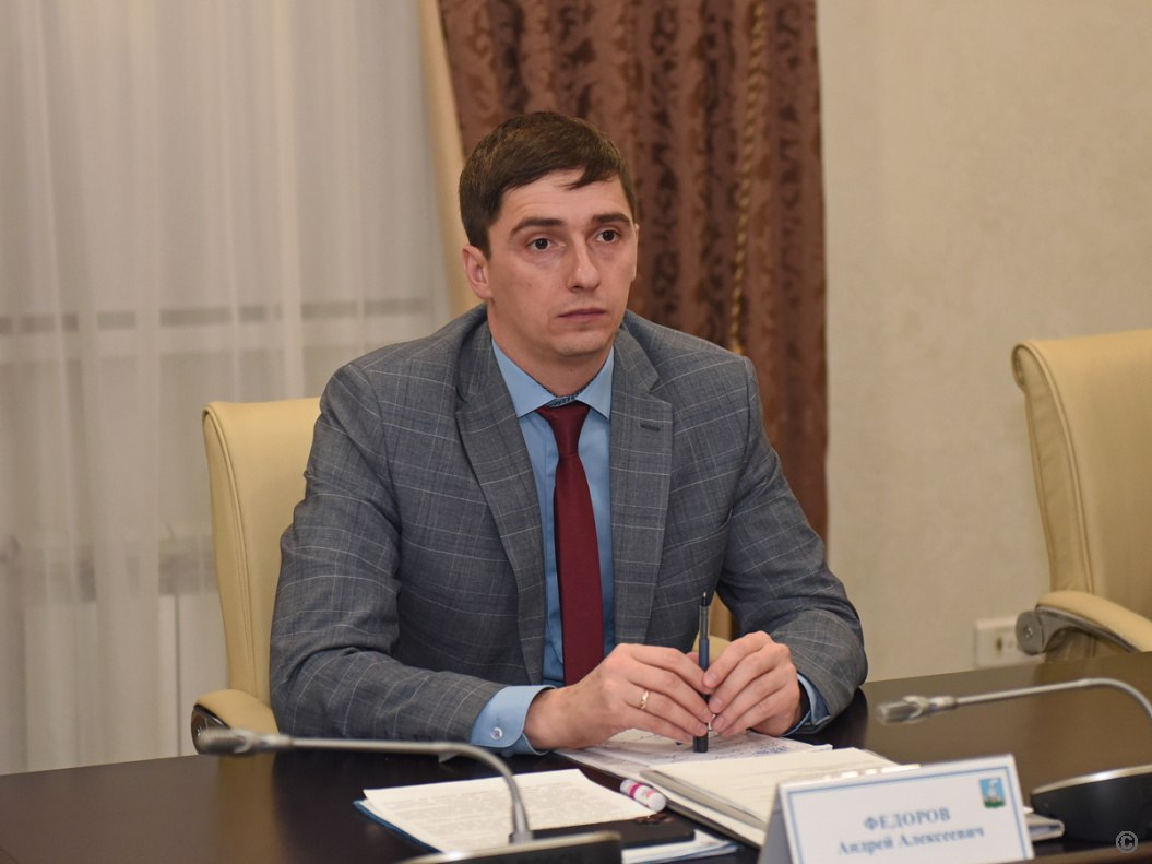 Вячеслав Франк провел оперативное аппаратное совещание Вячеслав Франк провел оперативное аппаратное совещание