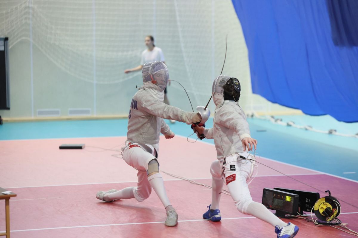 Саблисты региона разыграли медали Кубка Алтайского края, а также кадетского (U18) и юниорского (U21) первенства Саблисты региона разыграли медали Кубка Алтайского края, а также кадетского (U18) и юниорского (U21) первенства