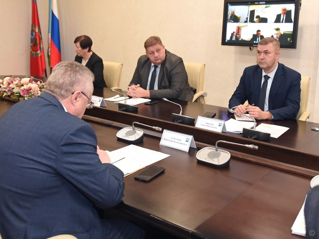 Вячеслав Франк провел оперативное аппаратное совещание Вячеслав Франк провел оперативное аппаратное совещание