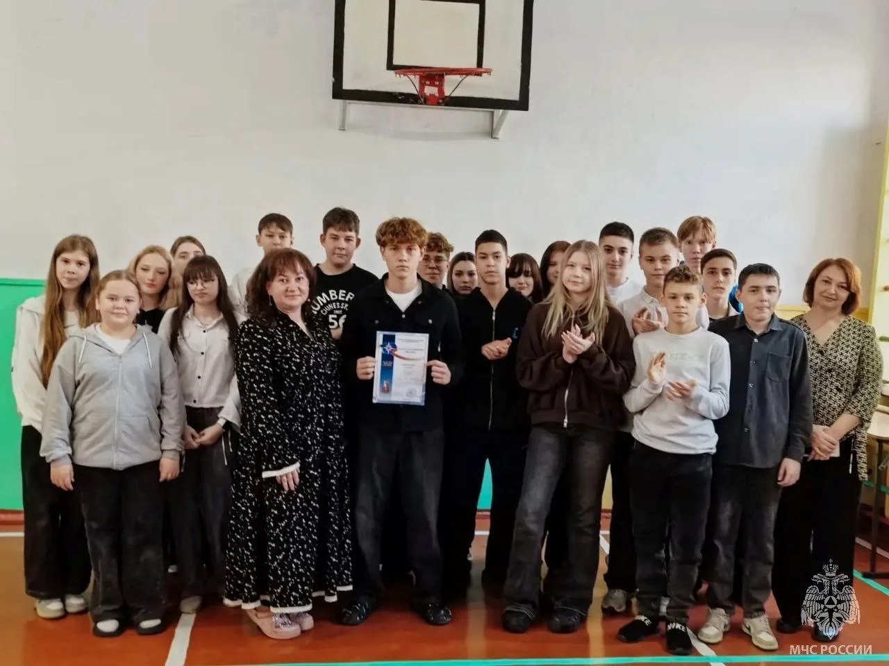 Юных рубцовчан наградили за спасение людей на пожаре Юных рубцовчан наградили за спасение людей на пожаре