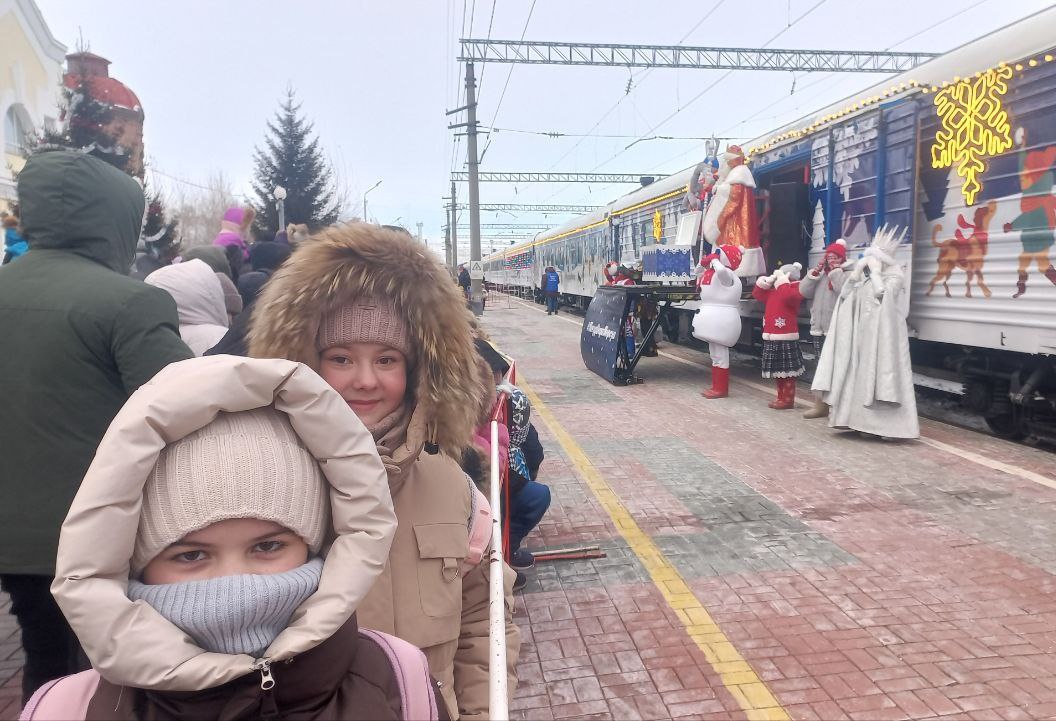 из Карасука, куда впервые прибыл Поезд Деда Мороза из Карасука, куда впервые прибыл Поезд Деда Мороза