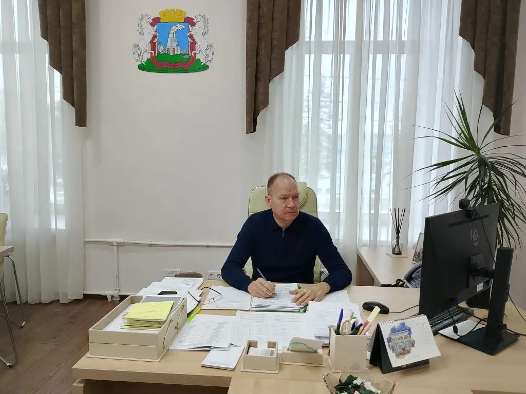 Состоялось заседание комиссии по наградам Барнаульской городской Думы под председательством депутата Дмитрия Аганова