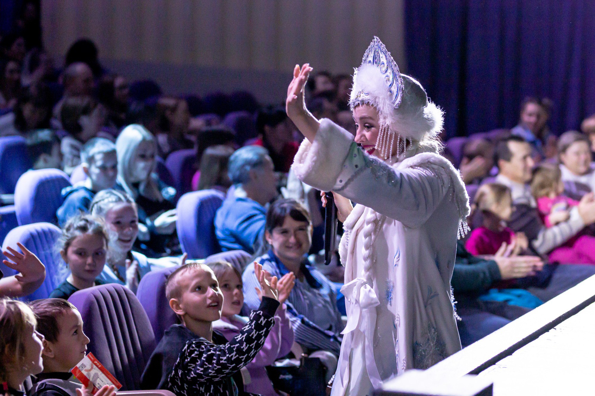 Первые новогодние встречи состоялись в Алтайском музыкальном театре Первые новогодние встречи состоялись в Алтайском музыкальном театре