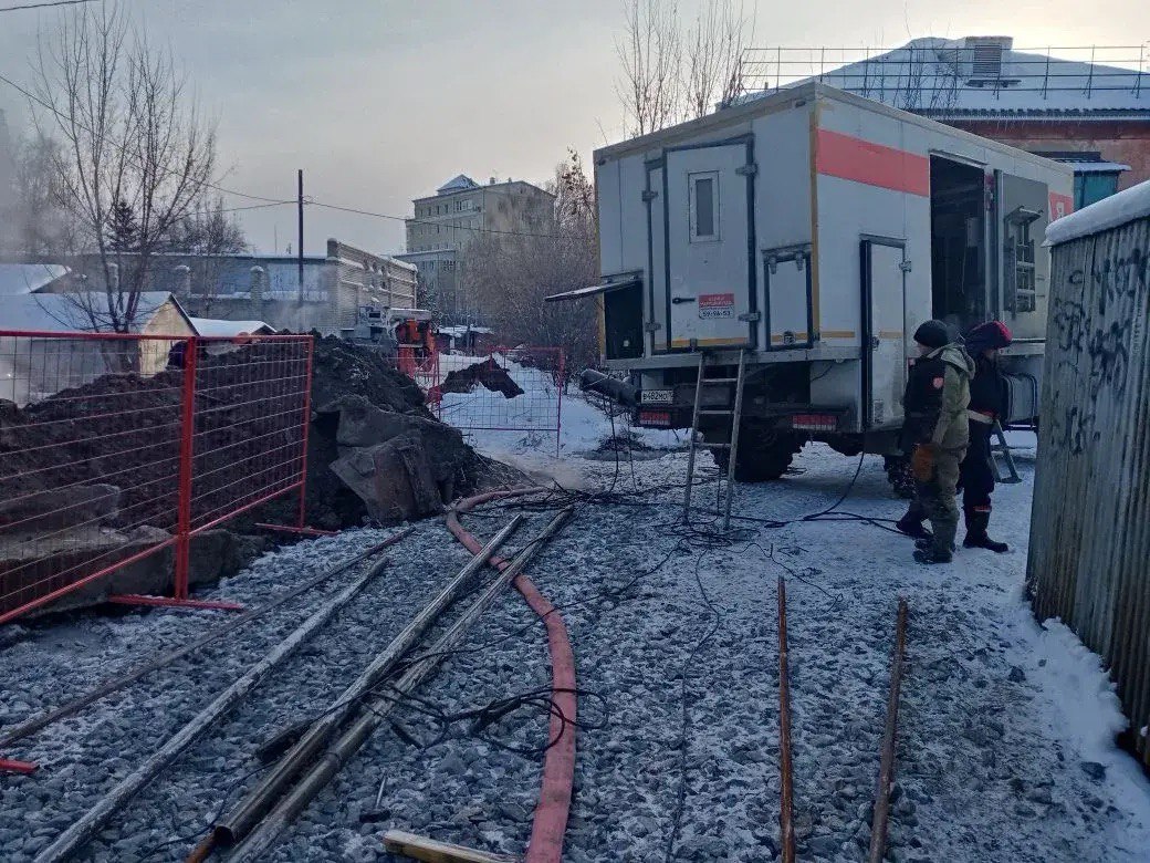 Режим повышенной готовности ввели на территории дома в Барнауле из-за повторного прорыва трубы Режим повышенной готовности ввели на территории дома в Барнауле из-за повторного прорыва трубы
