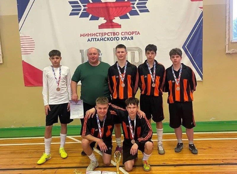 Рубцовские кадеты — на пьедестале краевого турнира по мини-футболу