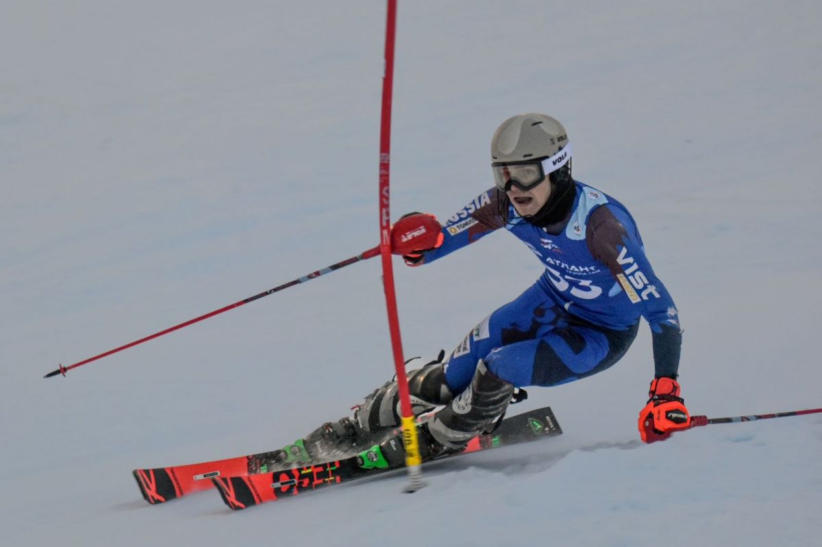 Сильнейшие горнолыжники страны завершили соревнования в Кировске первым этапом «Серии PRO» — Олег Фураев завоевал бронзу в слаломе!