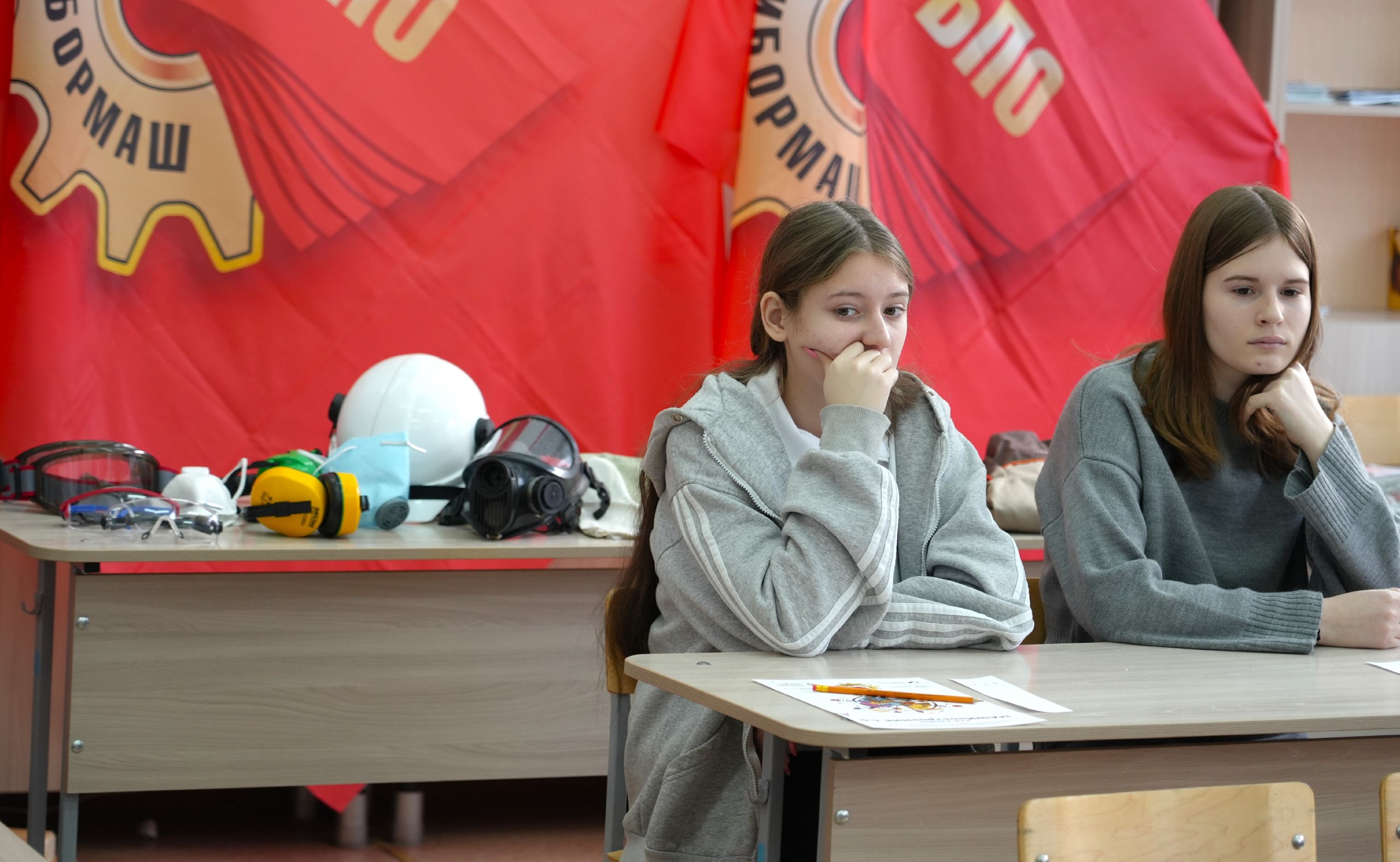 «Наукоград для молодых». В школе №18 успешно прошло торжественное открытие проекта «Наукоград для молодых», который объединил учащихся школ №18, 25, 33, 34, 40, Фоминской СОШ «Наукоград для молодых». В школе №18 успешно прошло торжественное открытие проекта «Наукоград для молодых», который объединил учащихся школ №18, 25, 33, 34, 40, Фоминской СОШ