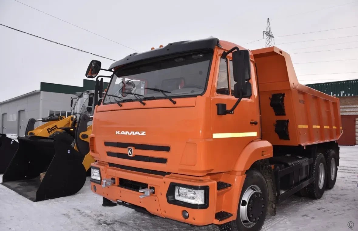 Барнаул получил новую коммунальную и дорожную технику Барнаул получил новую коммунальную и дорожную технику