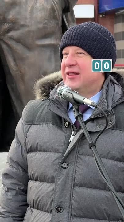 Памятник Достоевскому открыли в Барнауле