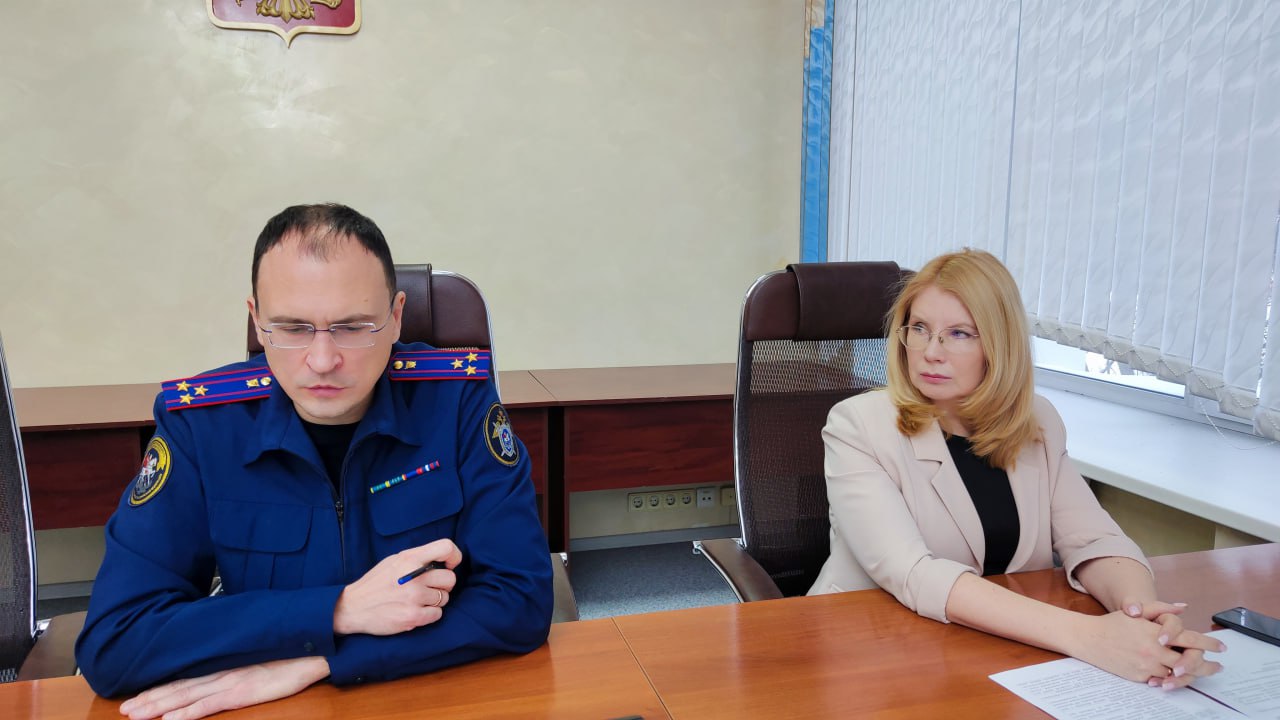 В следственном управлении СК России по Алтайскому краю на заседании межведомственной рабочей группы по организации психологической деятельности обсудили профилактику самоповреждающего поведения среди подростков В следственном управлении СК России по Алтайскому краю на заседании межведомственной рабочей группы по организации психологической деятельности обсудили профилактику самоповреждающего поведения среди подростков