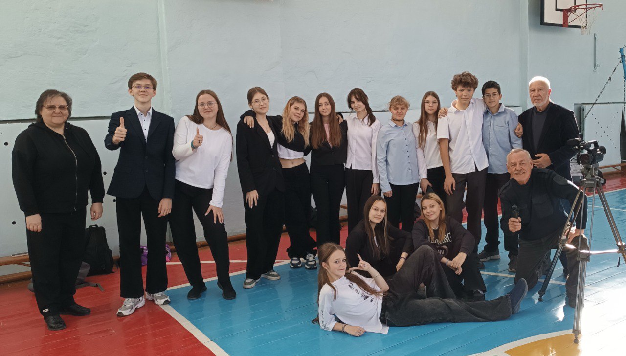 Более 50 алтайских школьников и студентов приняли участие в мастер-классах по созданию документальных фильмов Более 50 алтайских школьников и студентов приняли участие в мастер-классах по созданию документальных фильмов