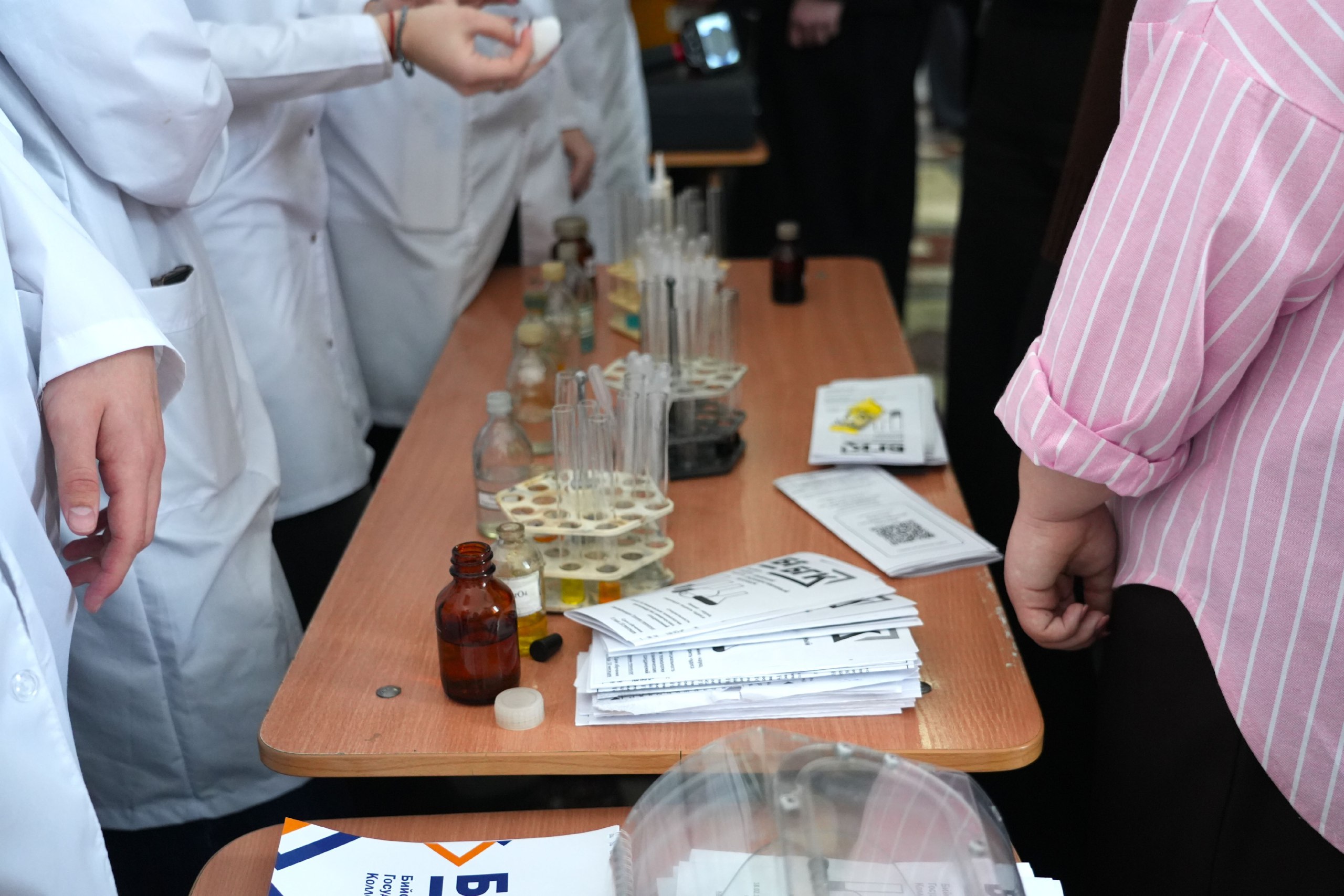 «Наукоград для молодых». В школе №18 успешно прошло торжественное открытие проекта «Наукоград для молодых», который объединил учащихся школ №18, 25, 33, 34, 40, Фоминской СОШ «Наукоград для молодых». В школе №18 успешно прошло торжественное открытие проекта «Наукоград для молодых», который объединил учащихся школ №18, 25, 33, 34, 40, Фоминской СОШ