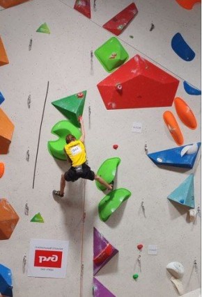 Юный скалолаз из Барнаула стал лучшим на всероссийских соревнованиях