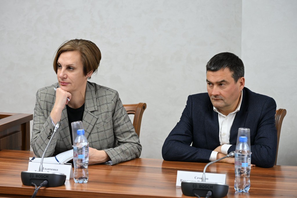 В АКЗС обсудили эффективность механизма поддержки инвесторов через предоставление земли без торгов В АКЗС обсудили эффективность механизма поддержки инвесторов через предоставление земли без торгов