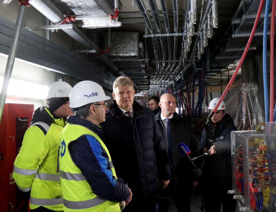 Полномочный представитель Президента РФ в Сибирском федеральном округе оценил ход строительства ЦКП «СКИФ»