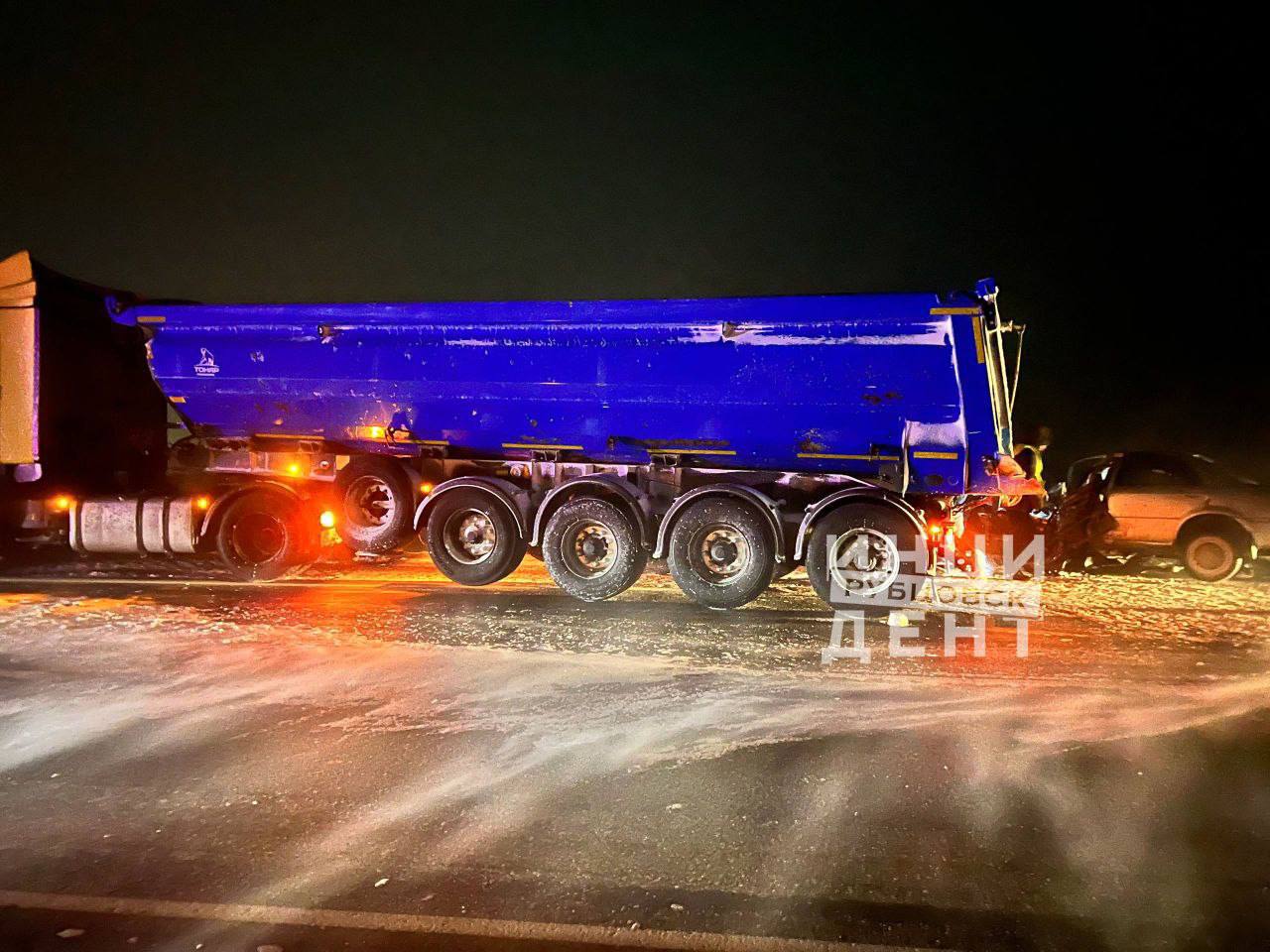 Водитель легкового автомобиля погиб в лобовом столкновении с грузовиком Водитель легкового автомобиля погиб в лобовом столкновении с грузовиком