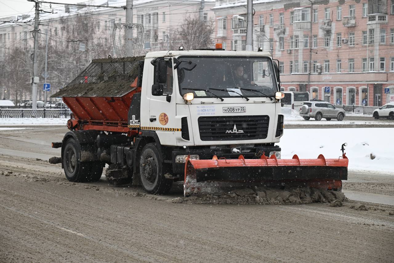 МБУ «Автодорстрой» очищает город после снегопада МБУ «Автодорстрой» очищает город после снегопада