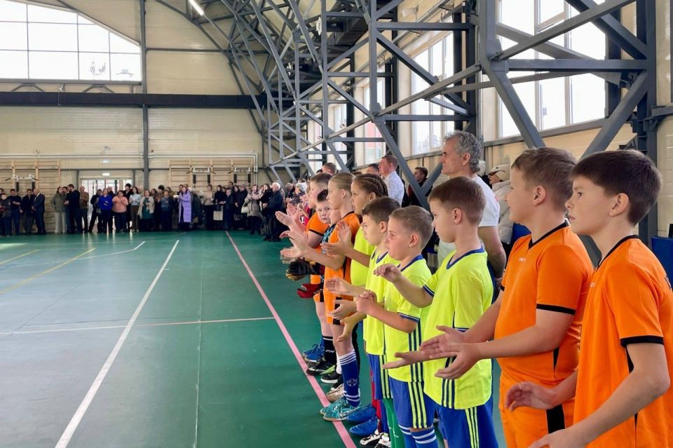 В селе Красногорское открыли физкультурно-спортивный комплекс