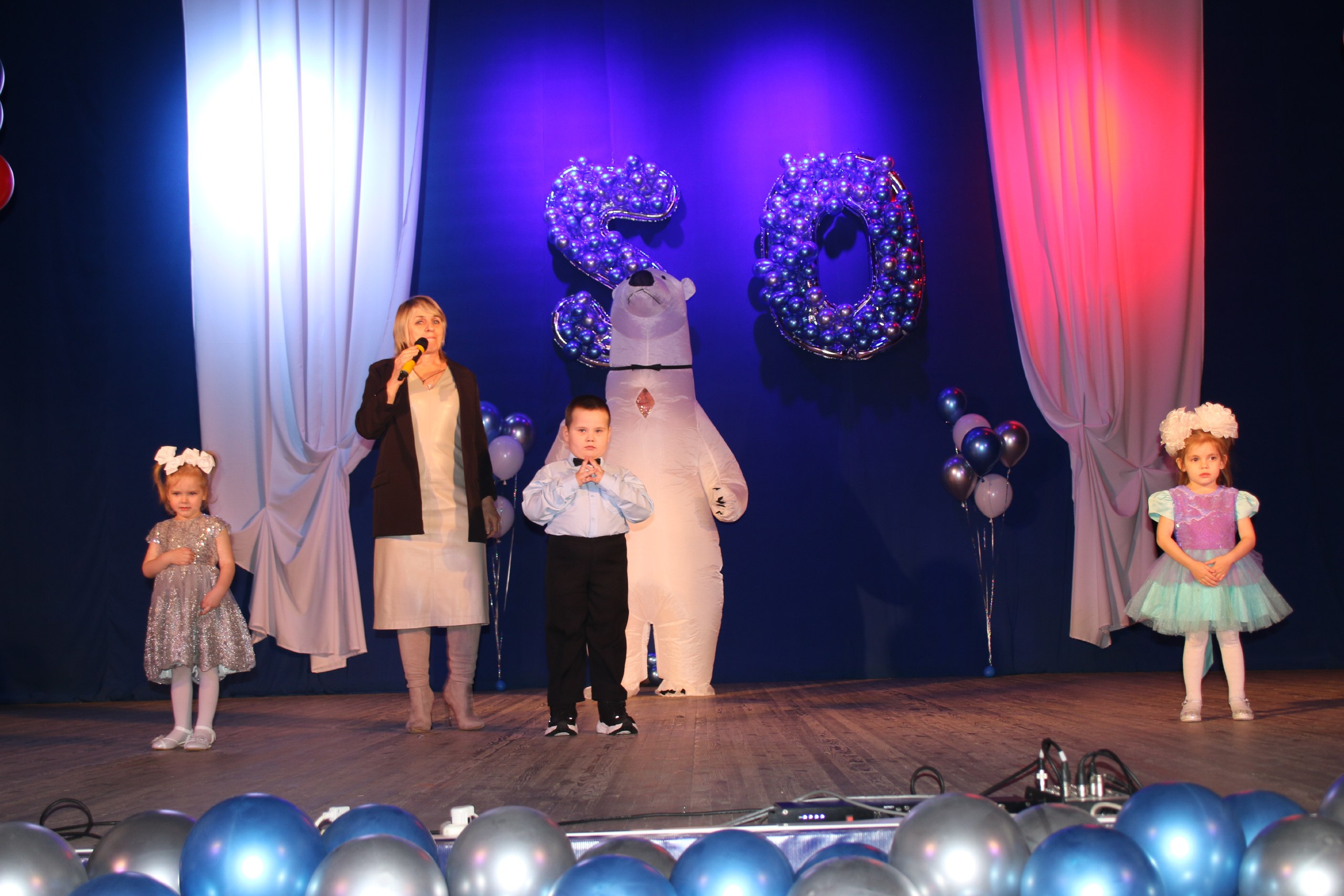 Дом, в котором не гаснет свет Дом, в котором не гаснет свет