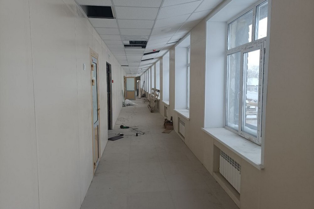 Ирина Солнцева оценила ход работ по капитальному ремонту школы в Поспелихинском районе Ирина Солнцева оценила ход работ по капитальному ремонту школы в Поспелихинском районе