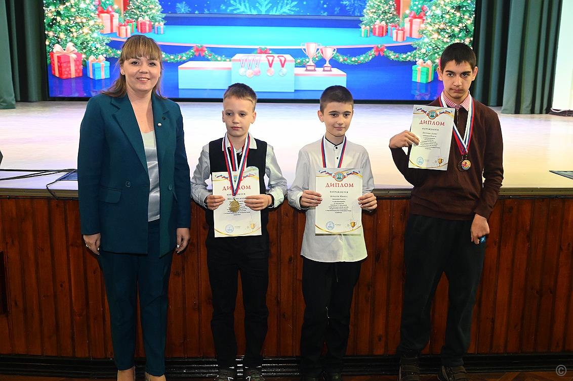 В Барнауле наградили победителей юбилейной городской спартакиады среди детей, подростков и молодежи с ограниченными возможностями здоровья В Барнауле наградили победителей юбилейной городской спартакиады среди детей, подростков и молодежи с ограниченными возможностями здоровья