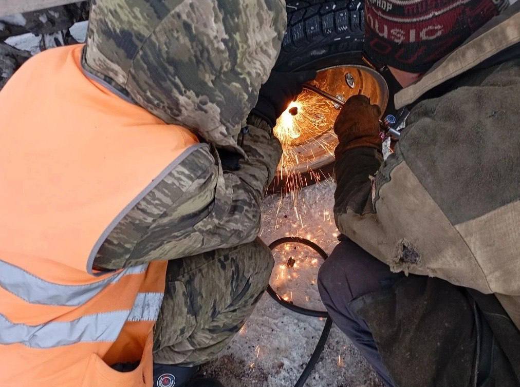 Всегда готовы прийти на помощь: дорожники выручают водителей на алтайских трассах Всегда готовы прийти на помощь: дорожники выручают водителей на алтайских трассах