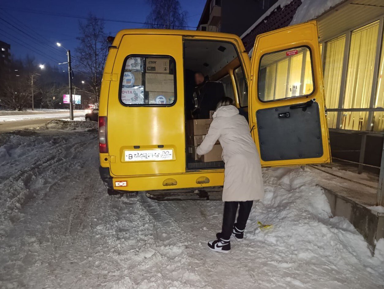 В Бийске прошла предновогодняя акция по сбору гуманитарной помощи для участников СВО В Бийске прошла предновогодняя акция по сбору гуманитарной помощи для участников СВО