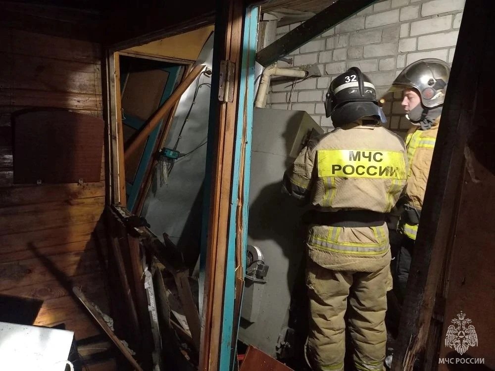 Хлопок в котле повредил частный дом в Рубцовске