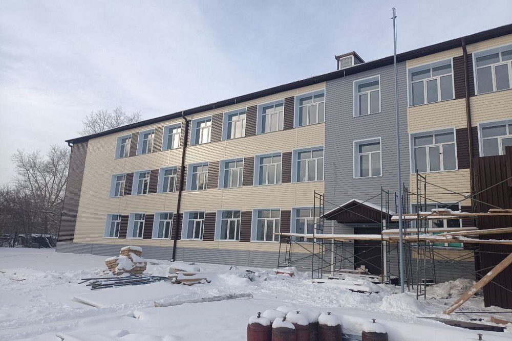 Ирина Солнцева оценила ход работ по капитальному ремонту школы в Поспелихинском районе Ирина Солнцева оценила ход работ по капитальному ремонту школы в Поспелихинском районе