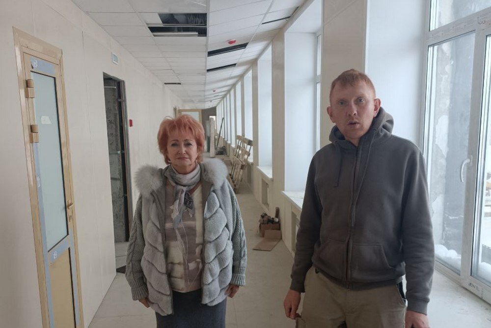 Ирина Солнцева оценила ход работ по капитальному ремонту школы в Поспелихинском районе Ирина Солнцева оценила ход работ по капитальному ремонту школы в Поспелихинском районе