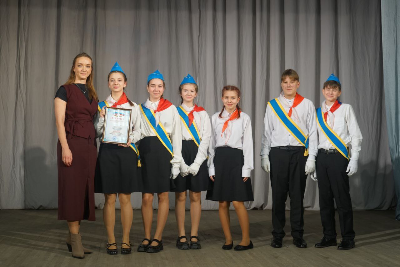 «Равнение на знамя!»: в Барнауле прошел финал краевого конкурса знаменных групп «Равнение на знамя!»: в Барнауле прошел финал краевого конкурса знаменных групп