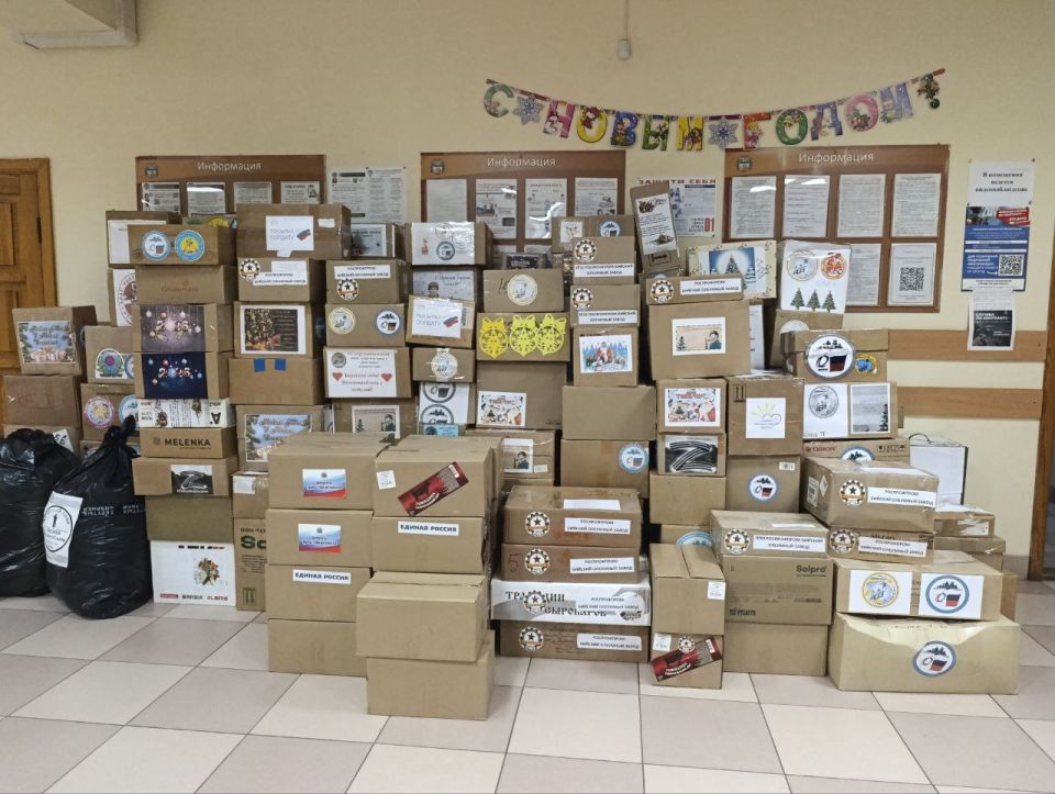 В Бийске прошла предновогодняя акция по сбору гуманитарной помощи для участников СВО