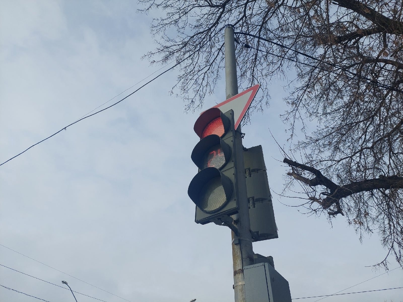 Жителей Барнаула предупреждают о пробках на дорогах из-за предновогодних покупок