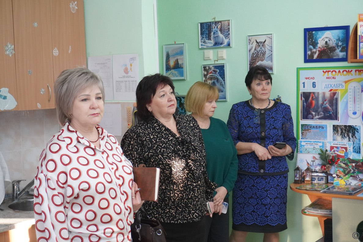 Работу барнаульского детского сада проверила общественная комиссия Работу барнаульского детского сада проверила общественная комиссия