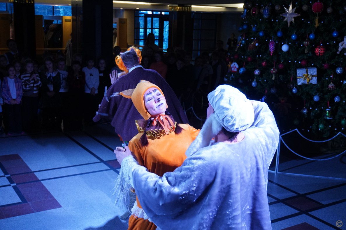 В Барнауле стартовали новогодние представления для школьников В Барнауле стартовали новогодние представления для школьников