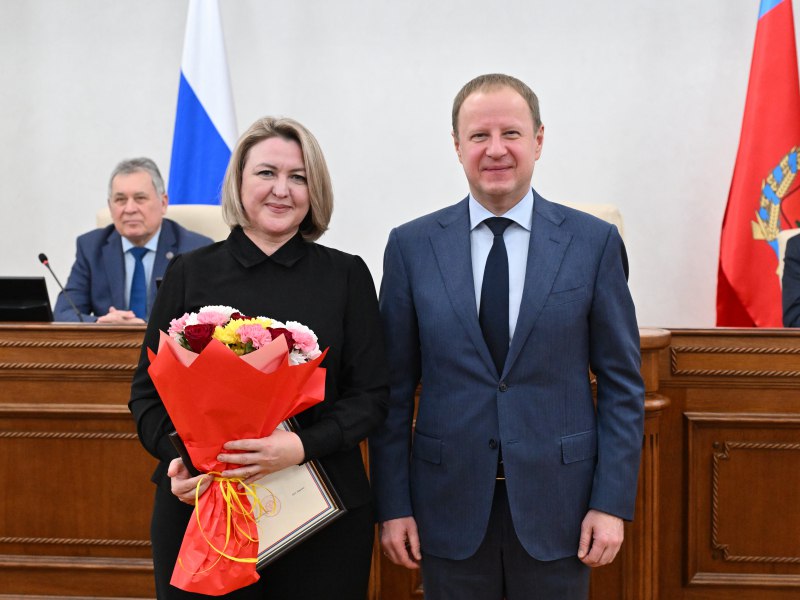 Губернатор Виктор Томенко вручил награды Алтайского края сотрудникам и ветеранам Счетной палаты региона Губернатор Виктор Томенко вручил награды Алтайского края сотрудникам и ветеранам Счетной палаты региона