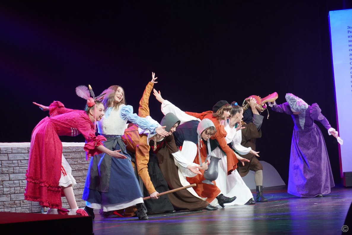 В Барнауле стартовали новогодние представления для школьников В Барнауле стартовали новогодние представления для школьников