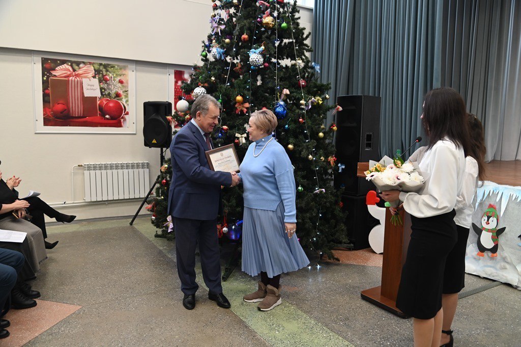 Александр Романенко встретился с директорами барнаульских школ Александр Романенко встретился с директорами барнаульских школ