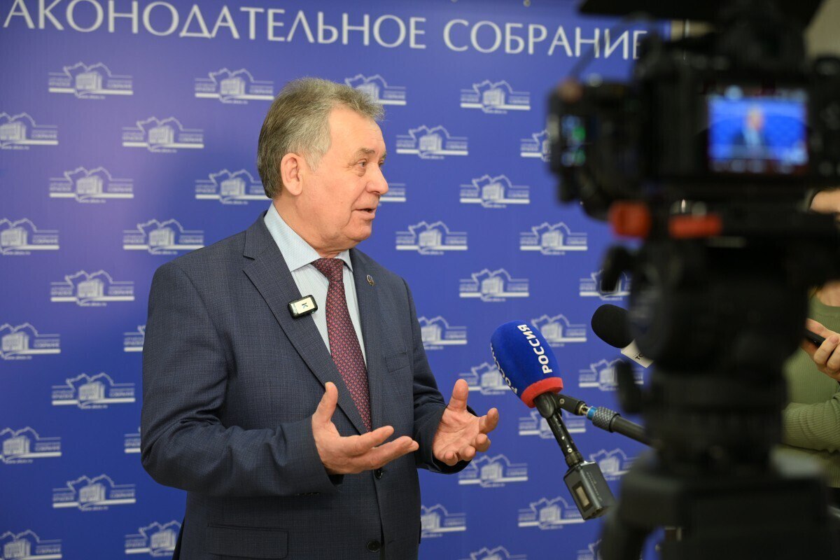 Александр Романенко: В 2025 году депутаты АКЗС приняли 115 законов и более 100 постановлений Александр Романенко: В 2025 году депутаты АКЗС приняли 115 законов и более 100 постановлений