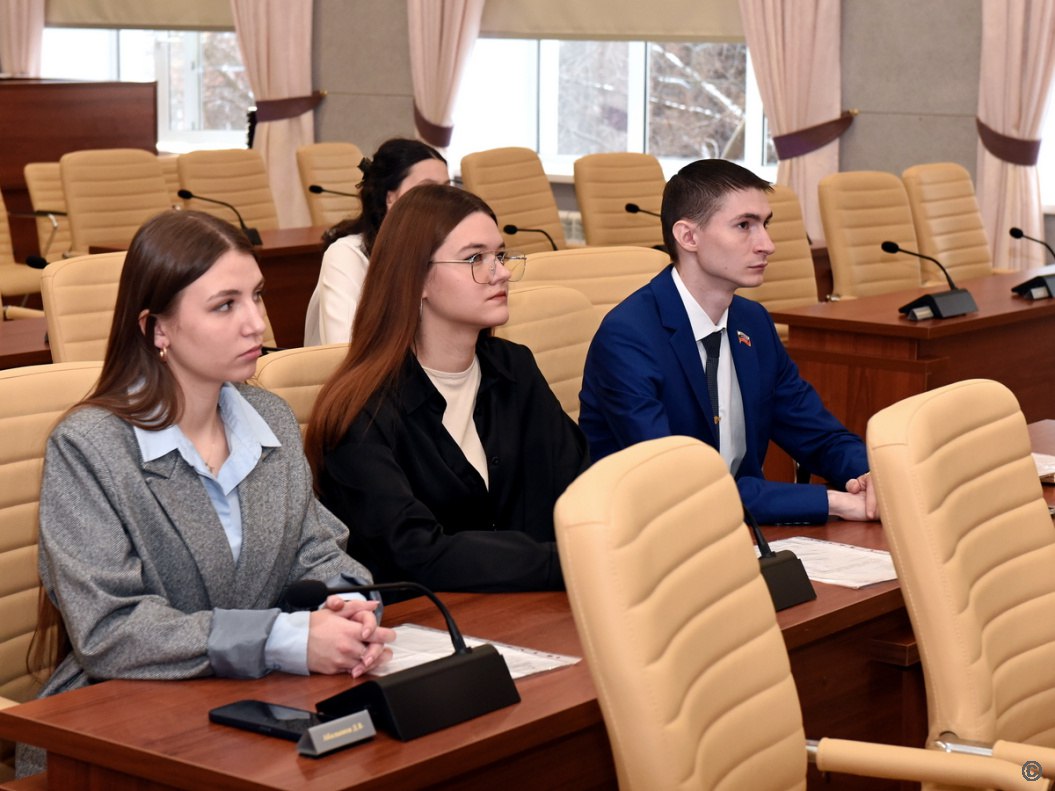 Итоги года подвели на 9 сессии Молодежного парламента Барнаула XIII созыва Итоги года подвели на 9 сессии Молодежного парламента Барнаула XIII созыва