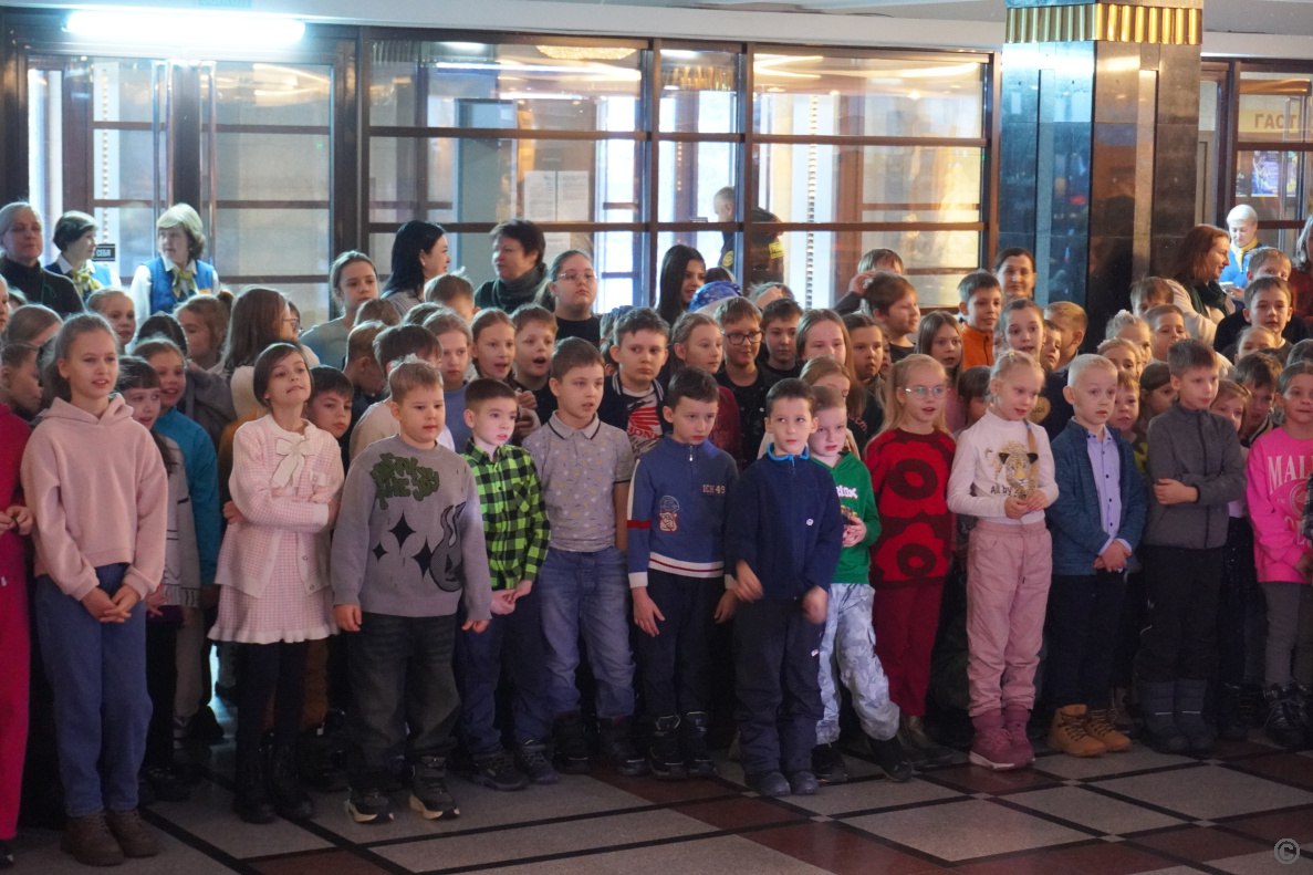 В Барнауле стартовали новогодние представления для школьников В Барнауле стартовали новогодние представления для школьников