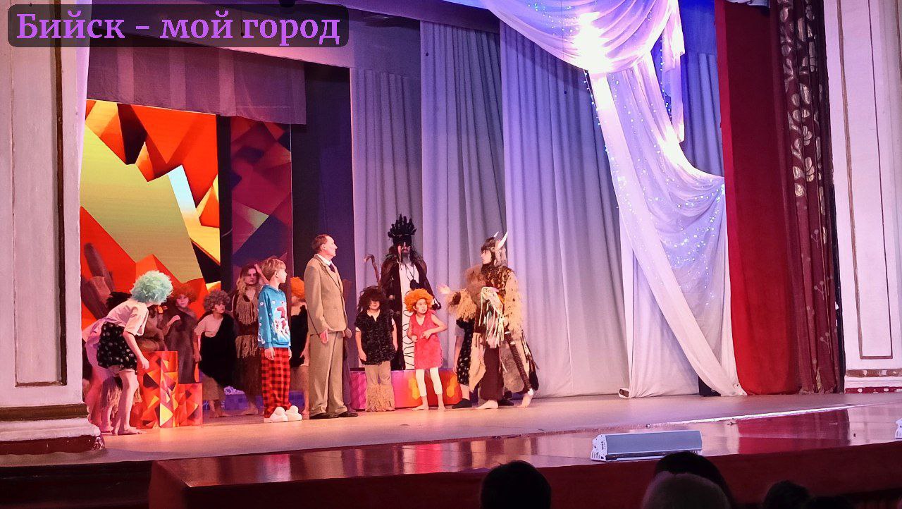 Губернаторские ёлки стартовали в Бийске Губернаторские ёлки стартовали в Бийске